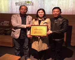 新加坡首家十秒到開業(yè)  店主揭秘米線加盟品牌抉擇