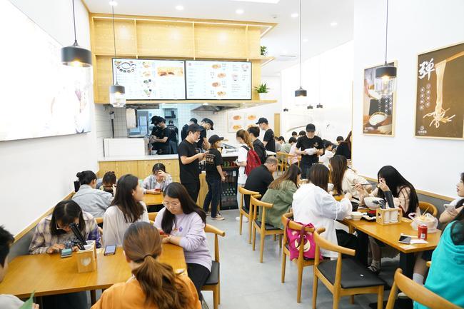 十秒到云南過橋米線，新穎與健康兼具